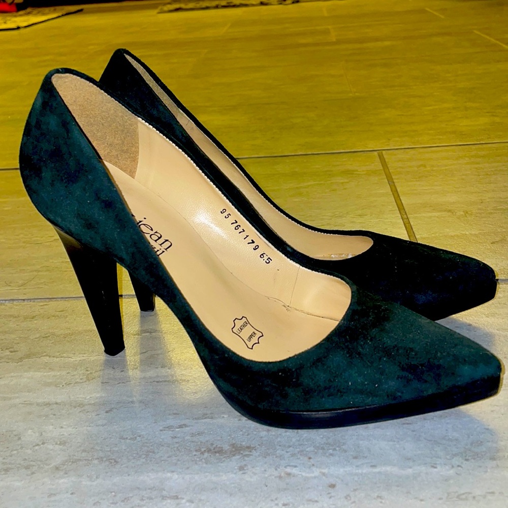 Cathy Jean Brazil suede pumps
